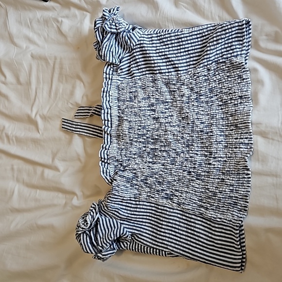 Off Shoulder Blue and White Stripped Crop Top Size L - Picture 2 of 6
